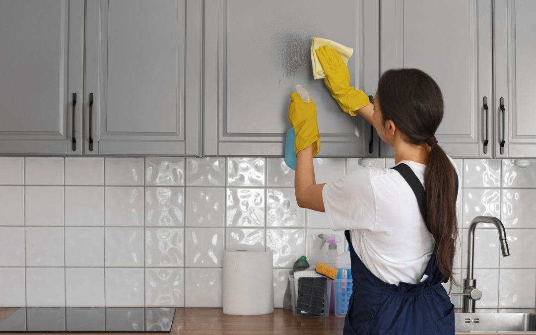 Kitchen Cabinet Cleaning – Everything You Need to Know